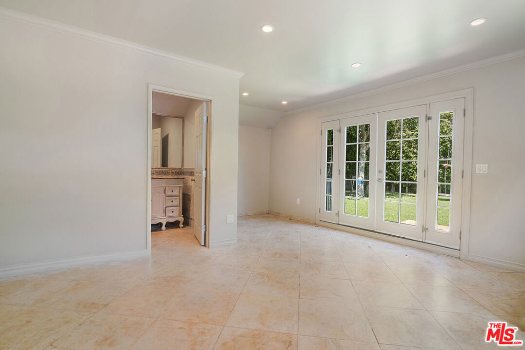 121 S Poinsettia Place - Photo 35