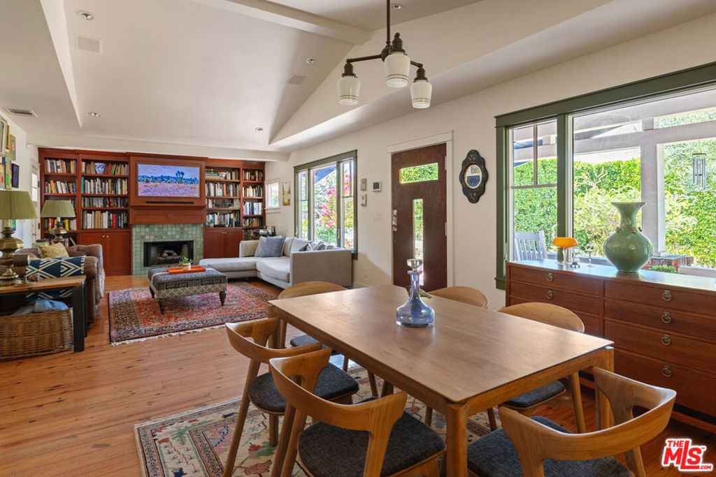 124 S Hobart Boulevard - Photo 5