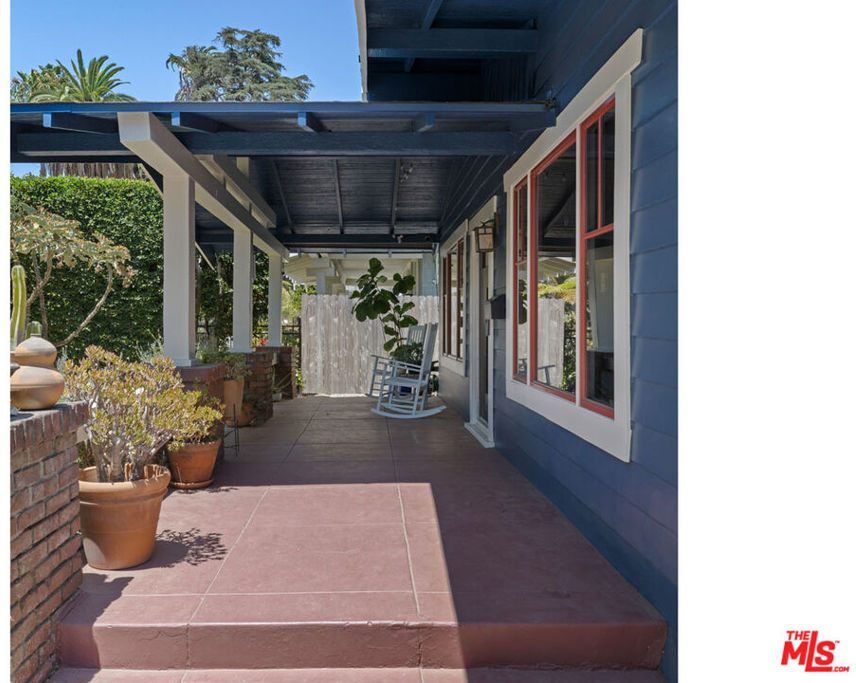 124 S Hobart Boulevard - Photo 1