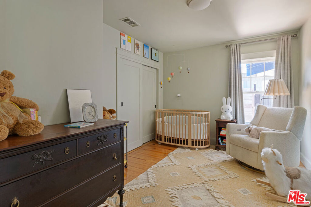 124 S Hobart Boulevard - Photo 13