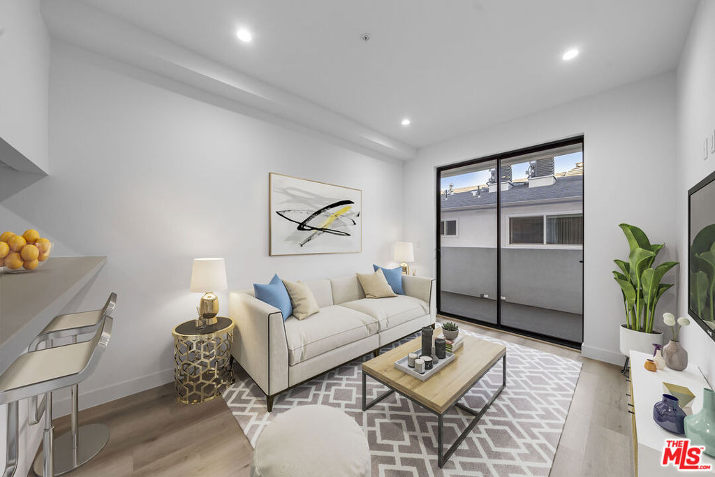 5612 Lexington Avenue - Photo 2
