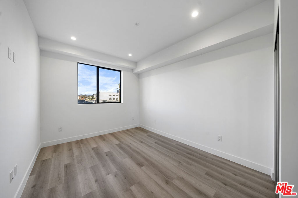 5612 Lexington Avenue - Photo 9