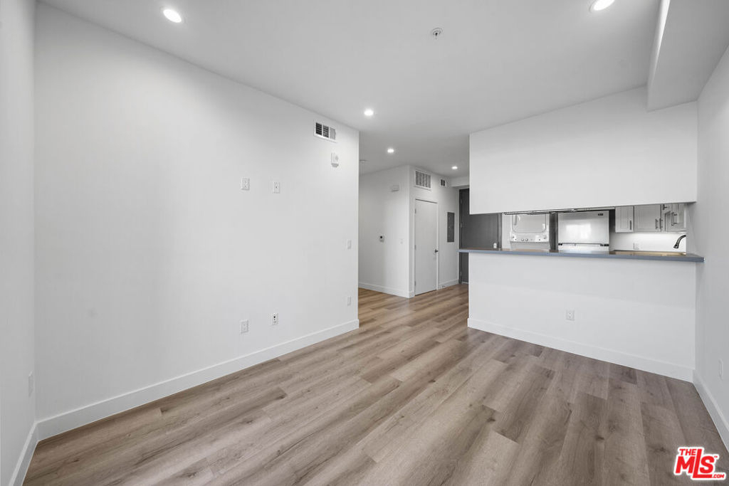 5612 Lexington Avenue - Photo 5