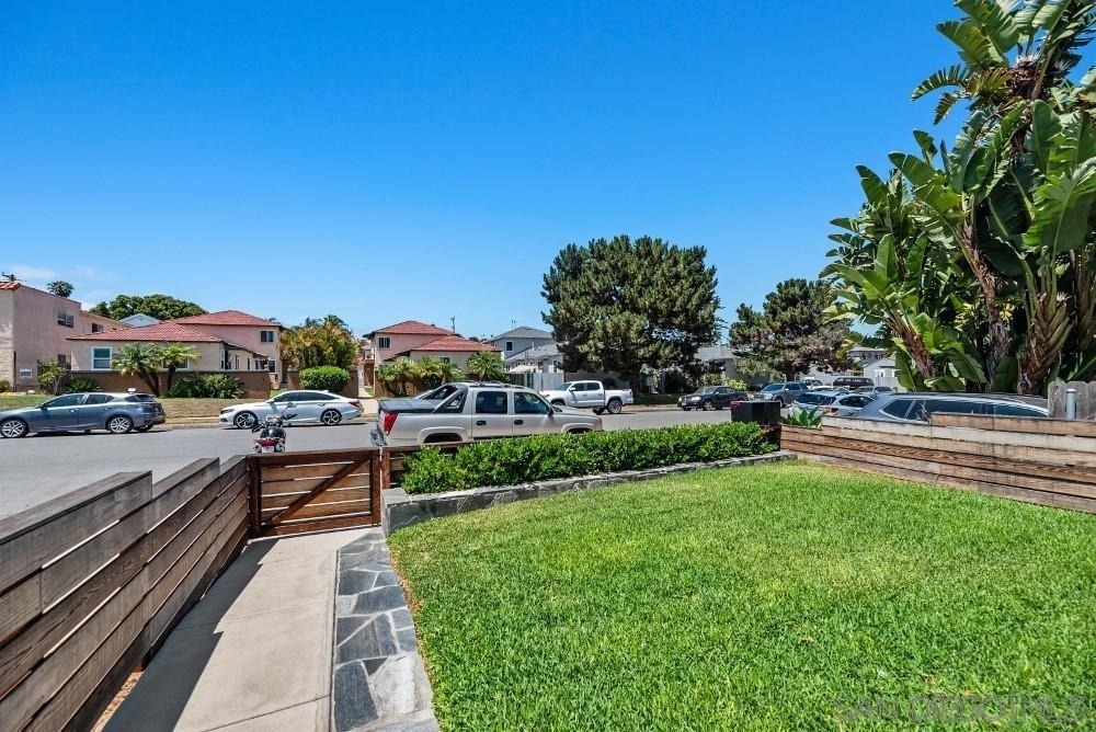 2057 Felspar St - Photo 14