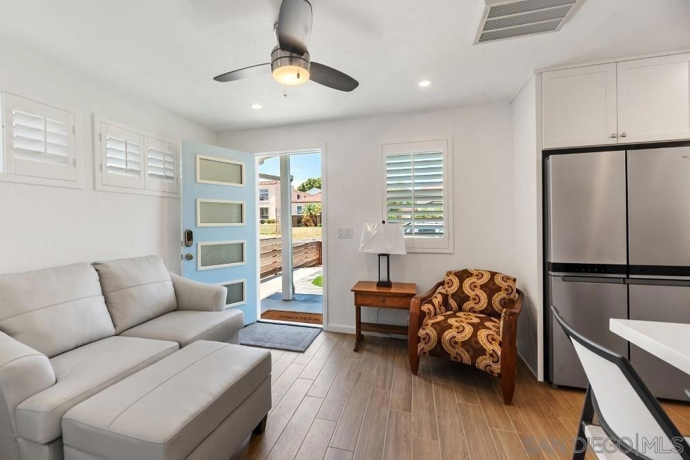 2057 Felspar St - Photo 4