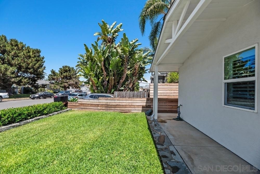 2057 Felspar St - Photo 13