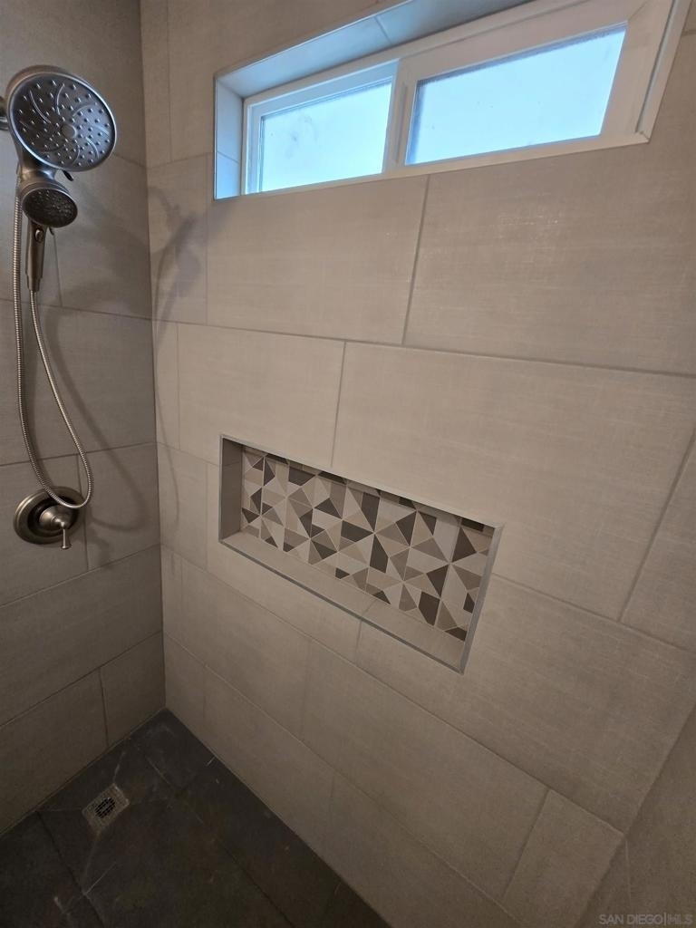 2132 E 5th St - Photo 4