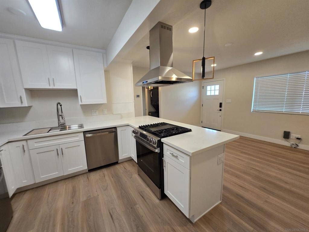 2132 E 5th St - Photo 32