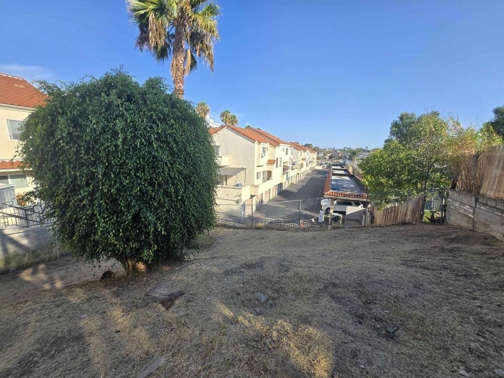 2134 E 5th St - Photo 27