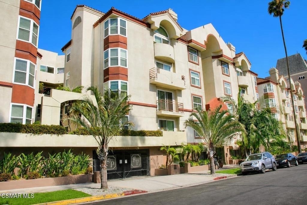620 Gramercy Place - Photo 3