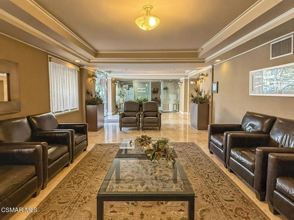 620 Gramercy Place - Photo 17