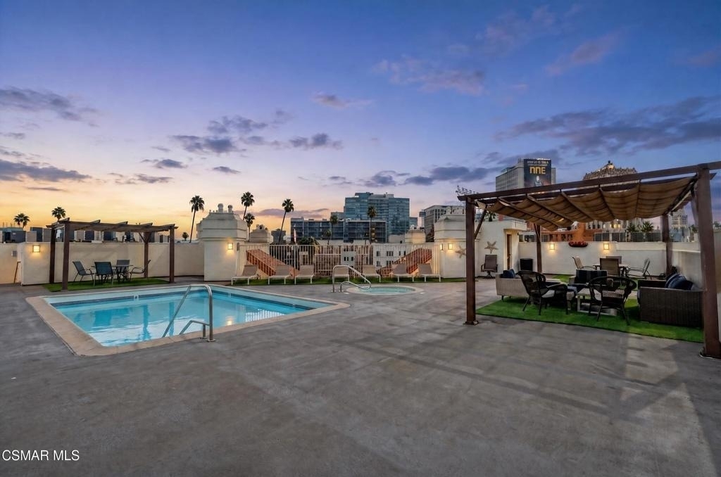 620 Gramercy Place - Photo 5