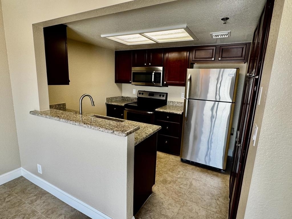 43376 Cook Street - Photo 2