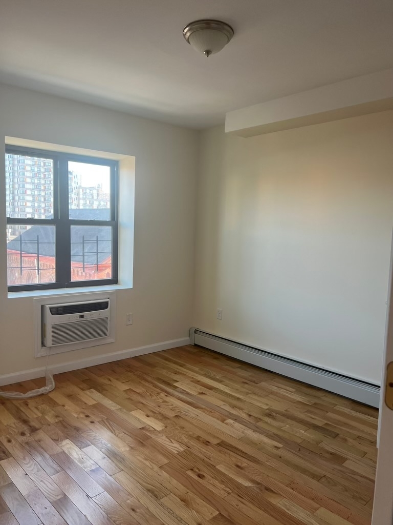 753 Elton Avenue - Photo 1