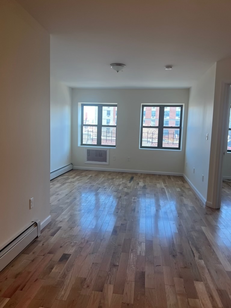 753 Elton Avenue - Photo 0