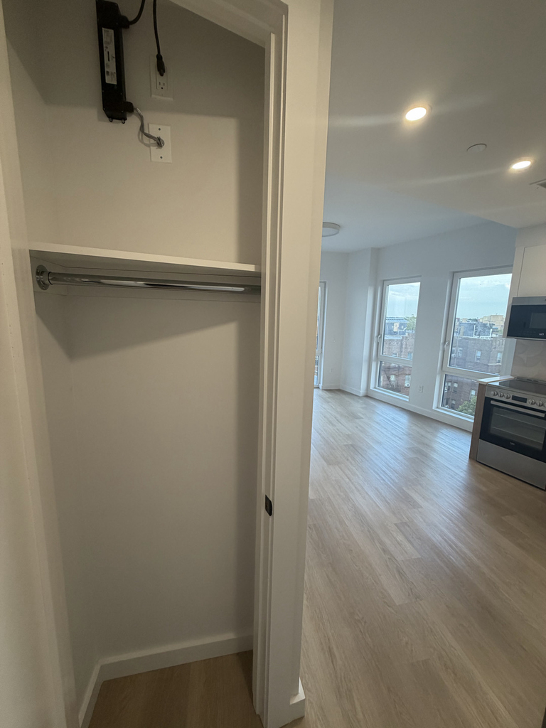 1615 Cedar Street - Photo 2
