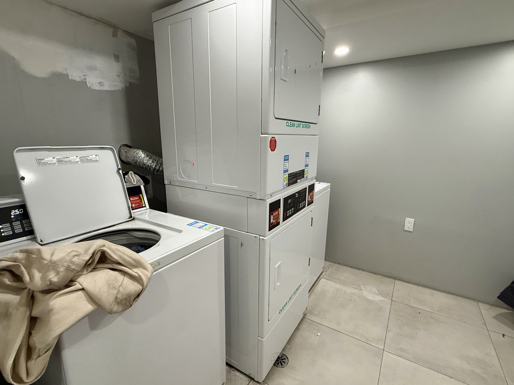 1027 Putnam Avenue - Photo 9