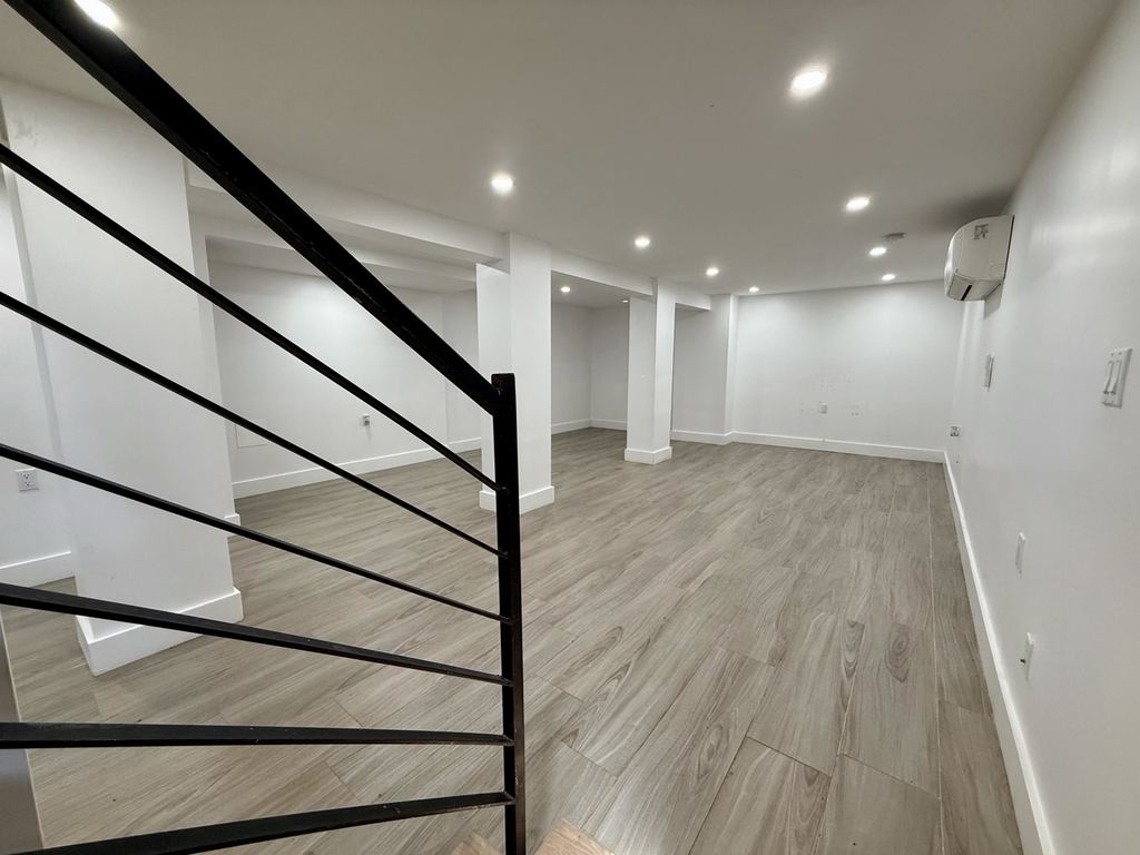 1027 Putnam Avenue - Photo 6