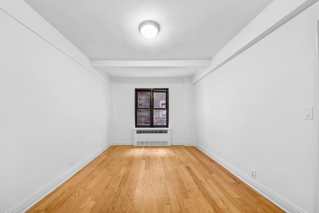 East 56th Street between 3rd & Lex - Photo 3