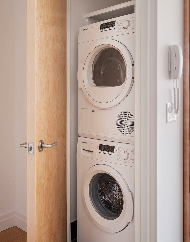 550 West 54th Street - Photo 1