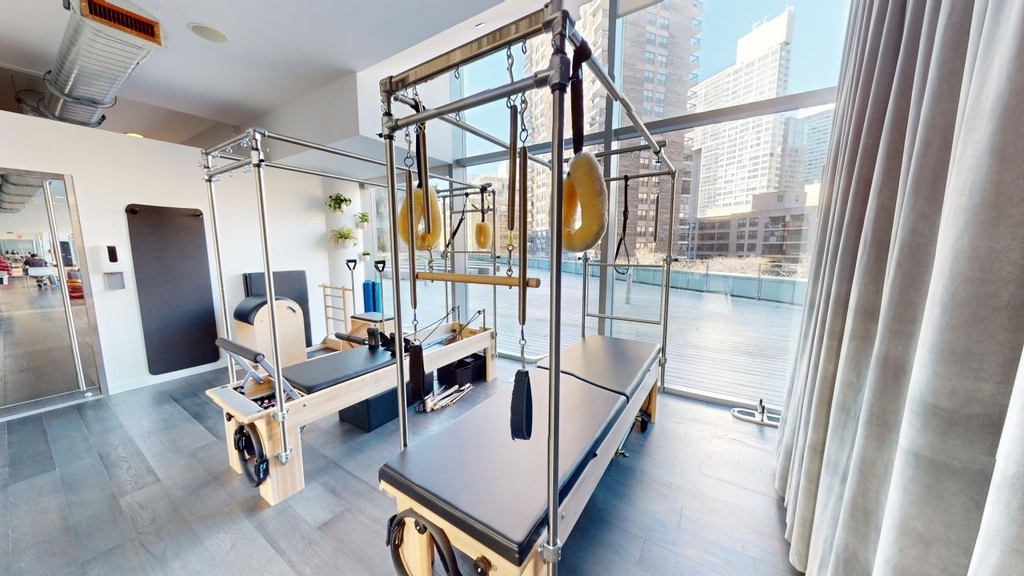 550 West 54th Street - Photo 11