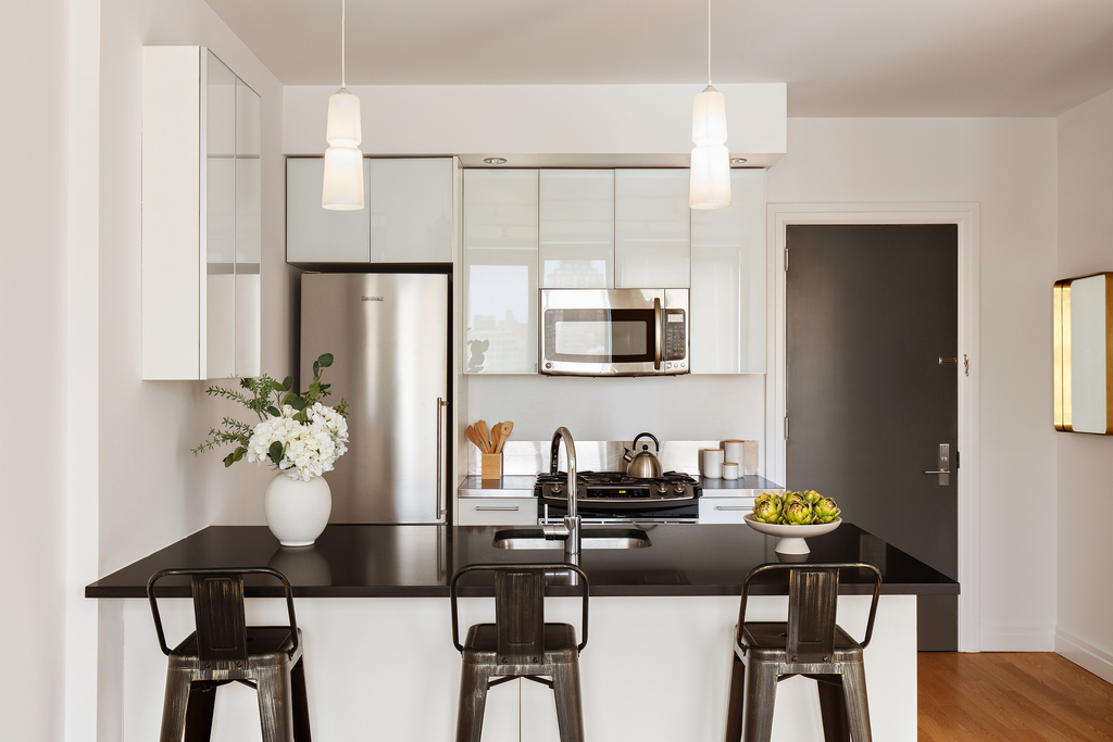 550 West 54th Street - Photo 0