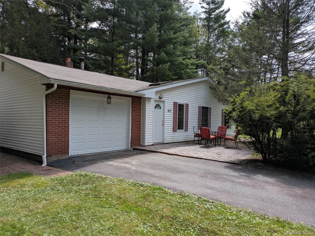 617 Katrina Falls Road - Photo 2