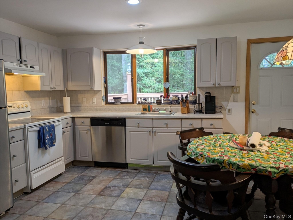 617 Katrina Falls Road - Photo 8