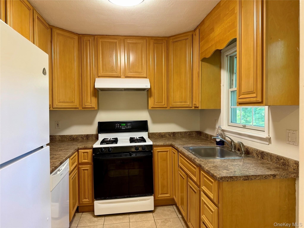 7 Gables Court - Photo 0