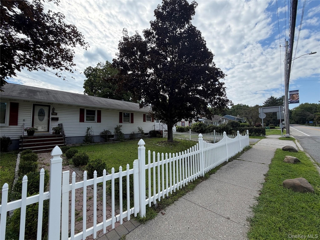 2518 South Avenue - Photo 0