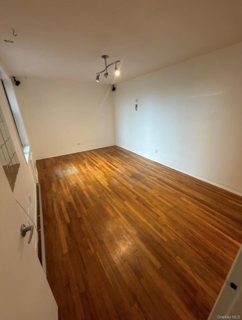 89-20 55th Avenue - Photo 22