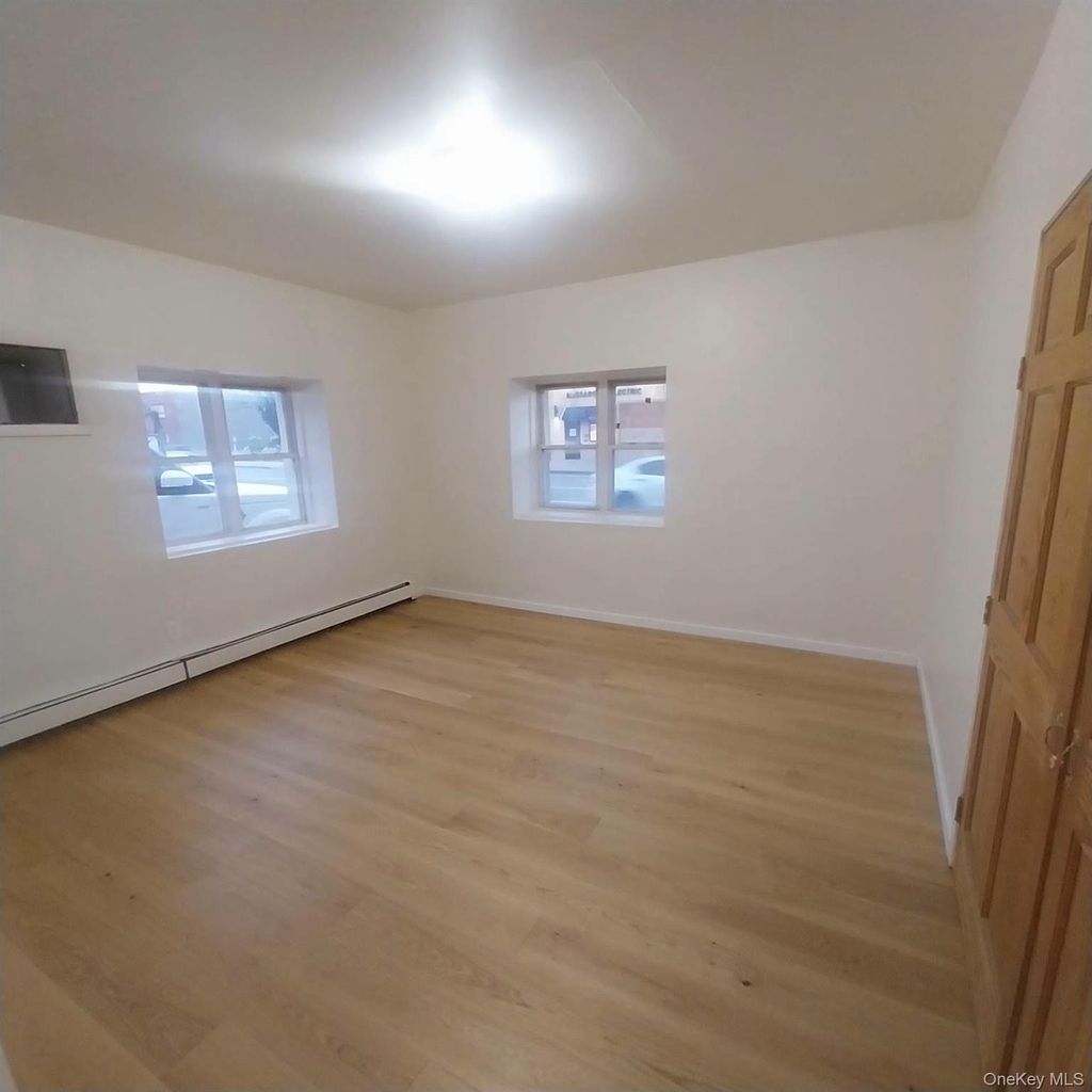 884 Nassau - Photo 4
