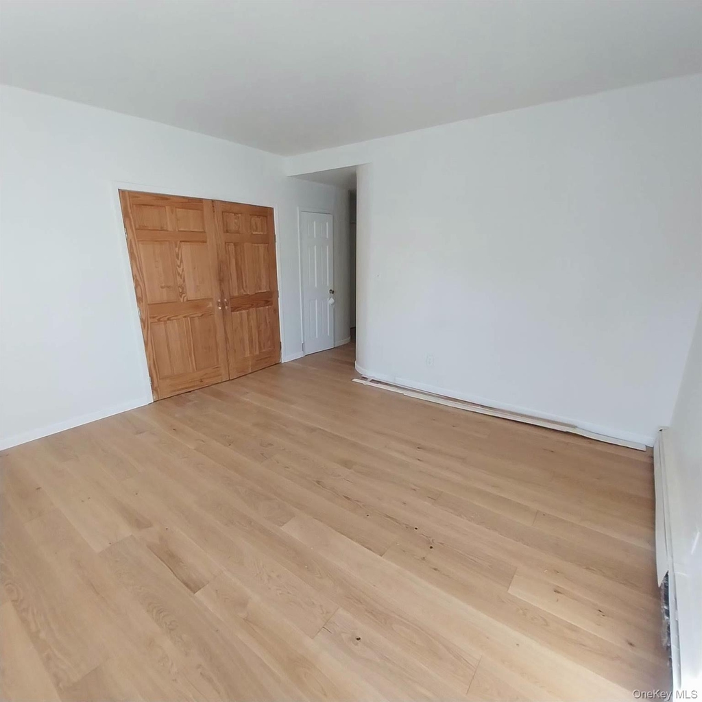 884 Nassau - Photo 5