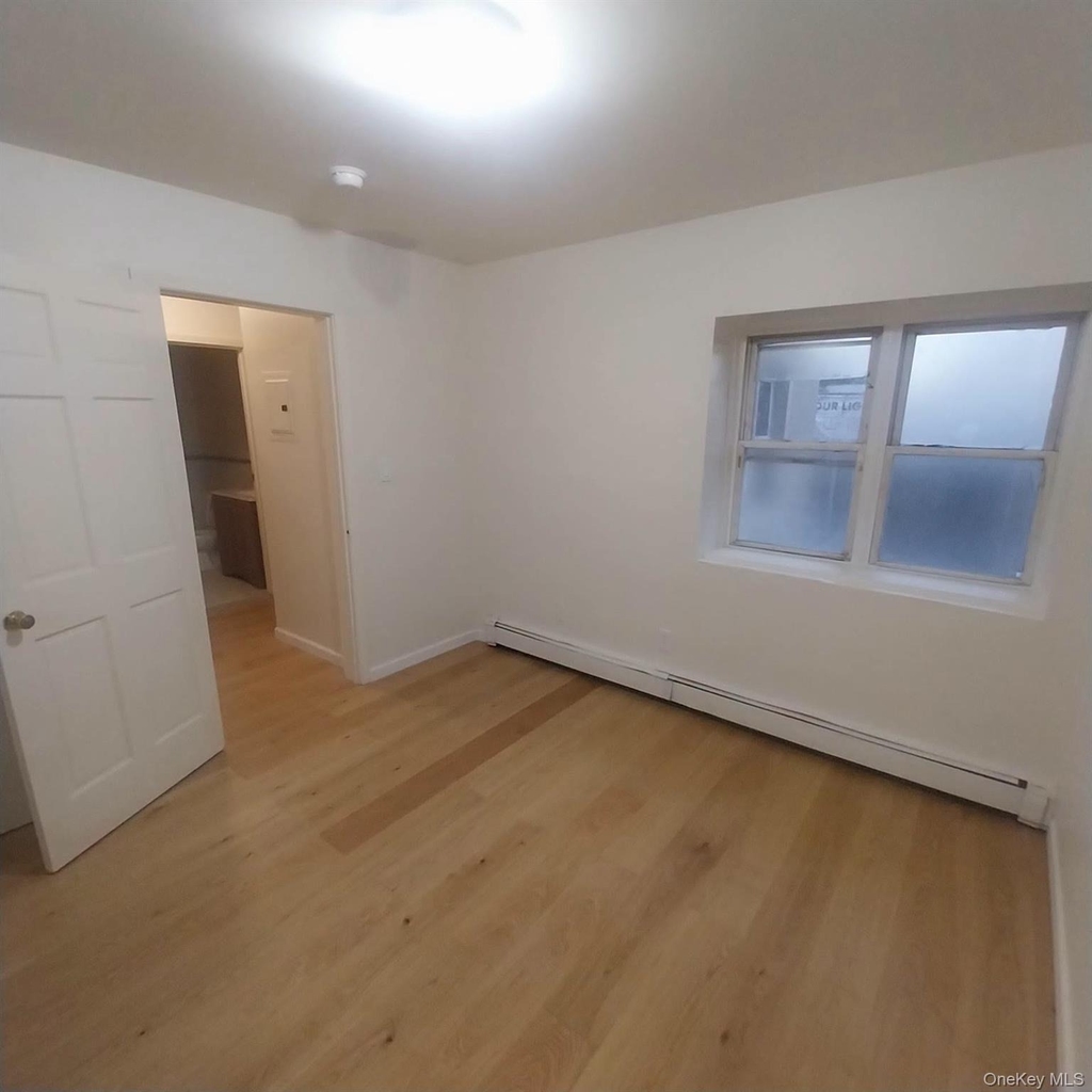 884 Nassau - Photo 6