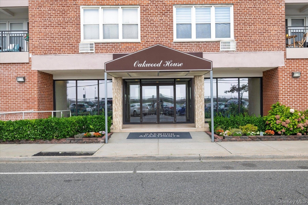 1 E Broadway - Photo 10