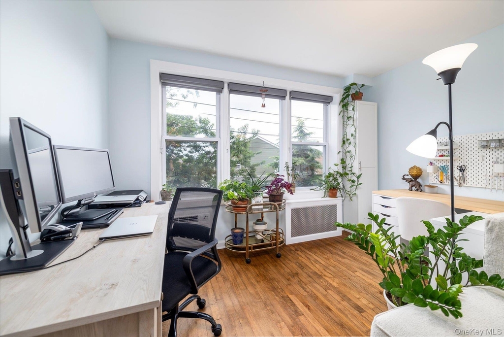 1 E Broadway - Photo 2