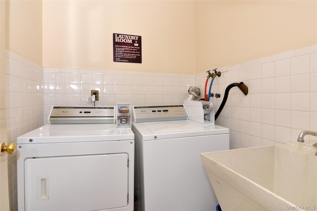 505 White Plains Road - Photo 16