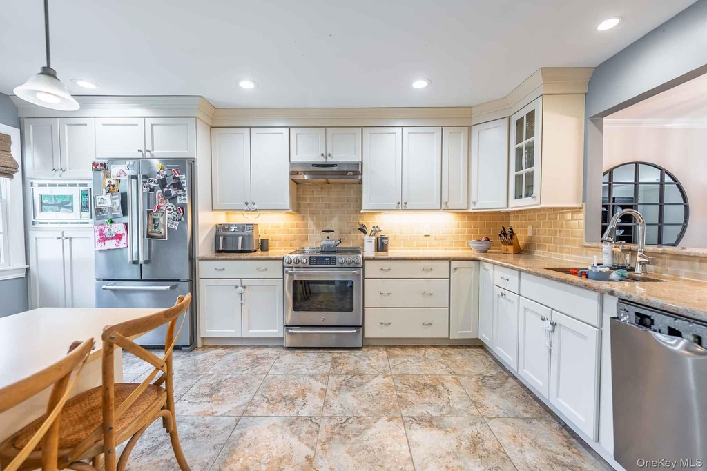 16 Pine Street - Photo 8