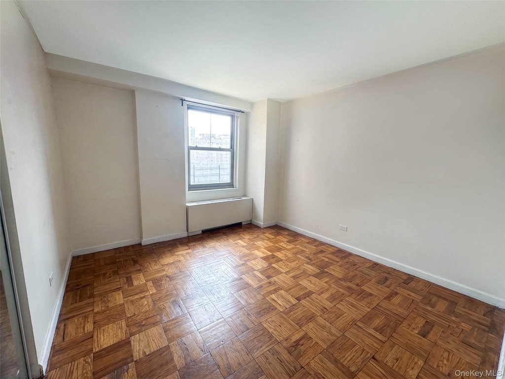 61-20 Grand Central Parkway - Photo 2