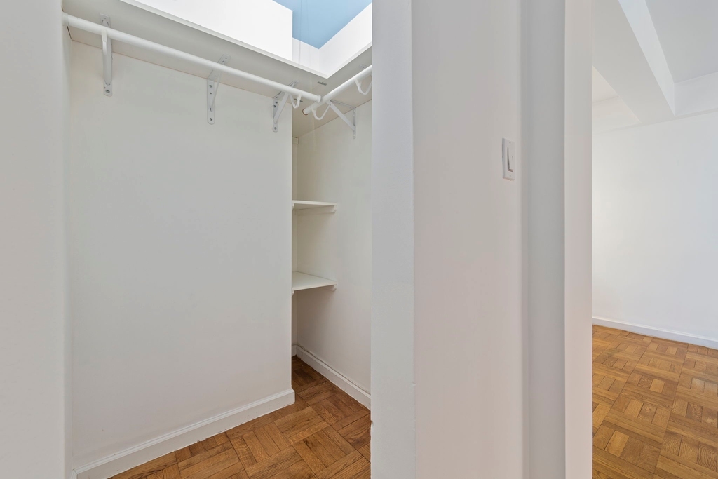 210 East 63rd Street - Photo 4