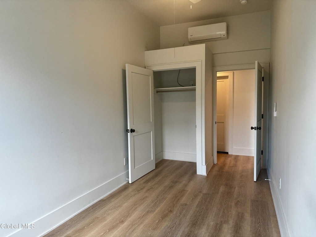 423 Broadway - Photo 11