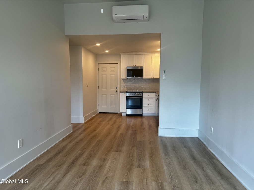423 Broadway - Photo 5