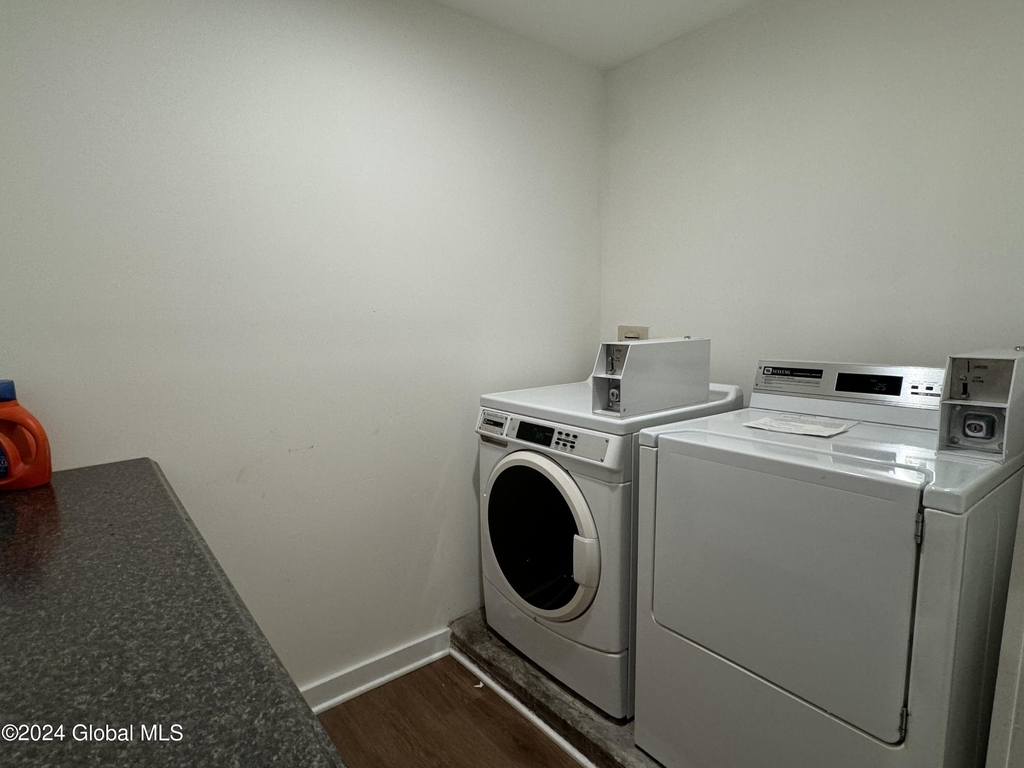 423 Broadway - Photo 14