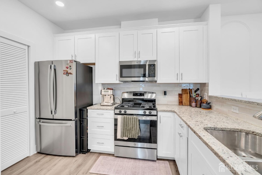 917 Vanderbergh Boulevard - Photo 2