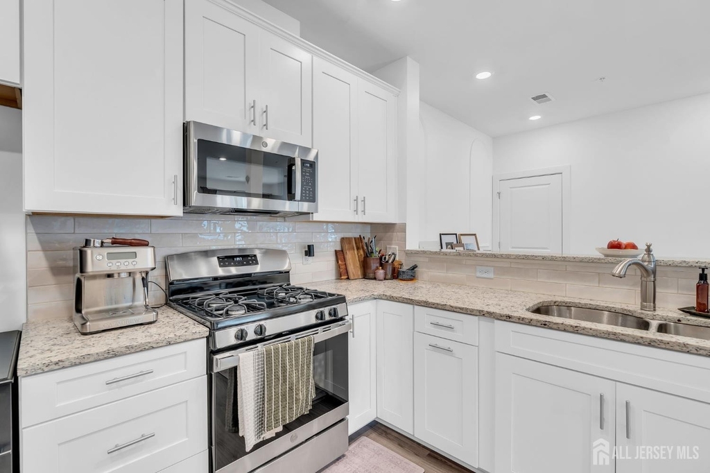 917 Vanderbergh Boulevard - Photo 4