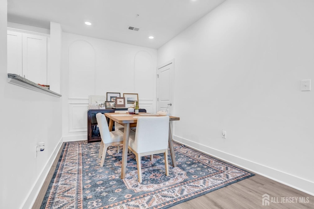 917 Vanderbergh Boulevard - Photo 6