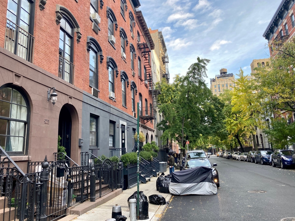219 E 11th Street - Photo 18