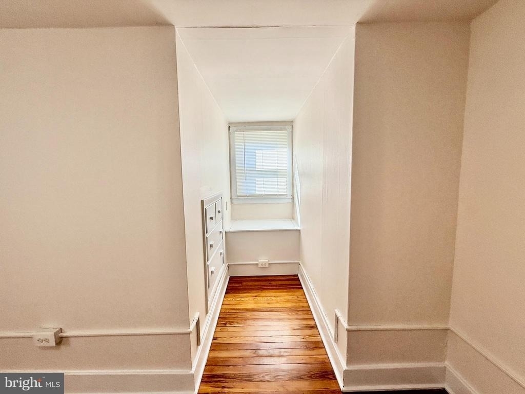 225 E 2nd Avenue - Photo 25