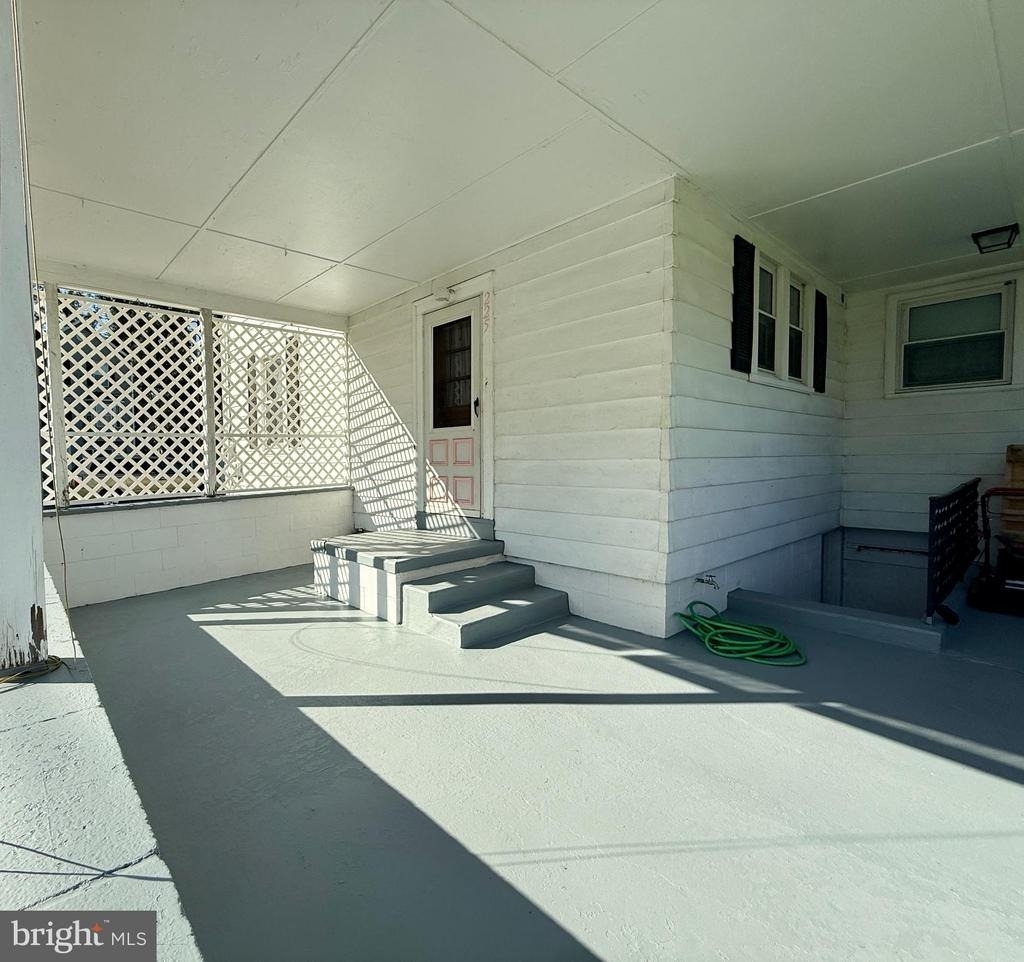 225 E 2nd Avenue - Photo 3