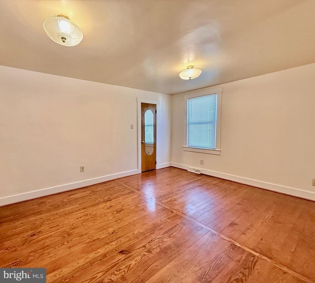 225 E 2nd Avenue - Photo 14
